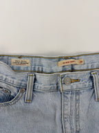 Kurze Levi's 80er-Jahre Mom-Shorts