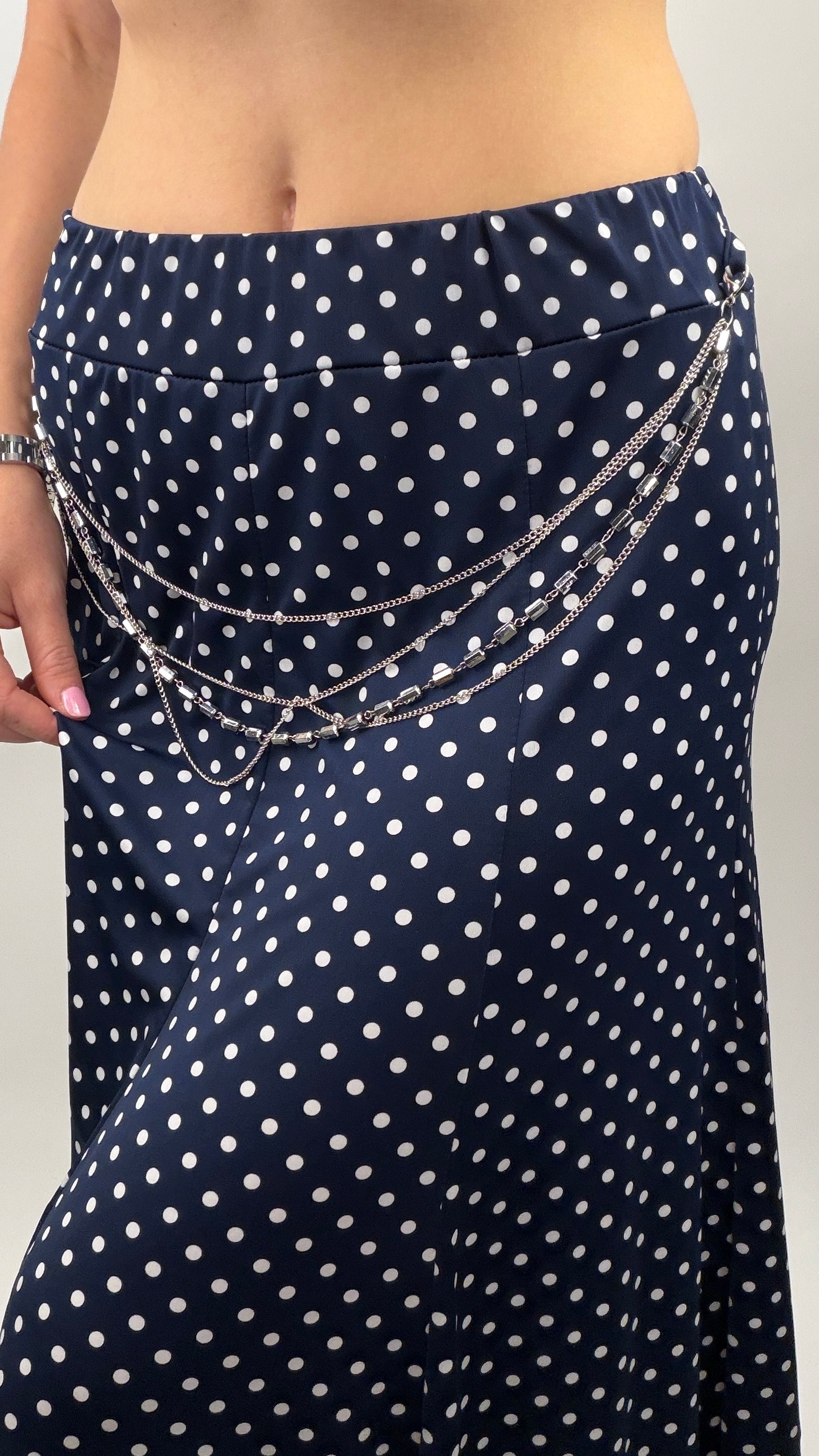 Jupe à pois avec chaînes