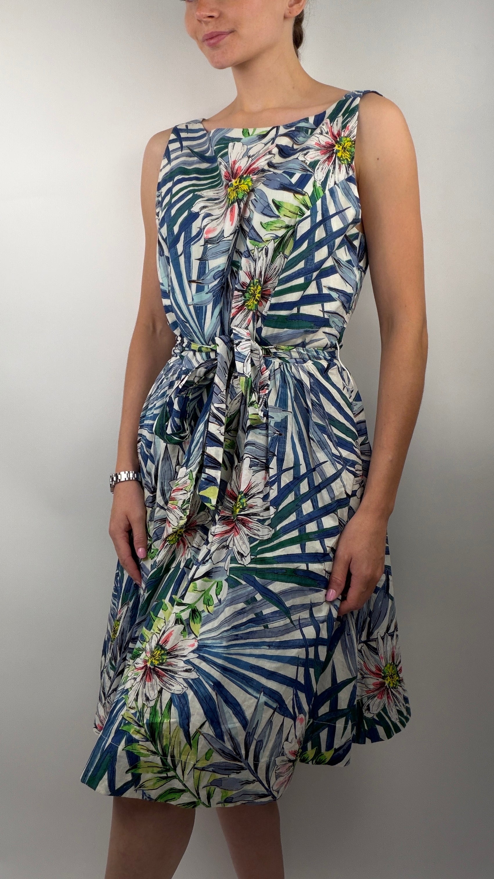 Robe à fleur avec ceinture