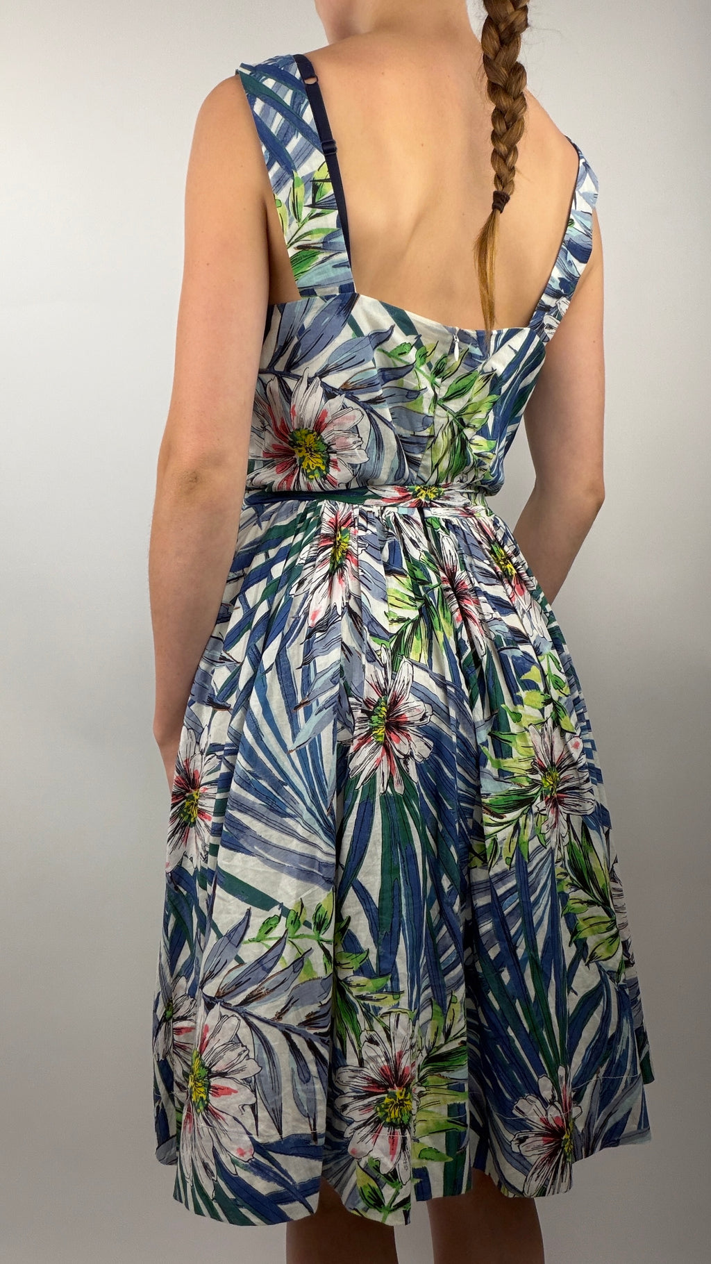 Robe à fleur avec ceinture